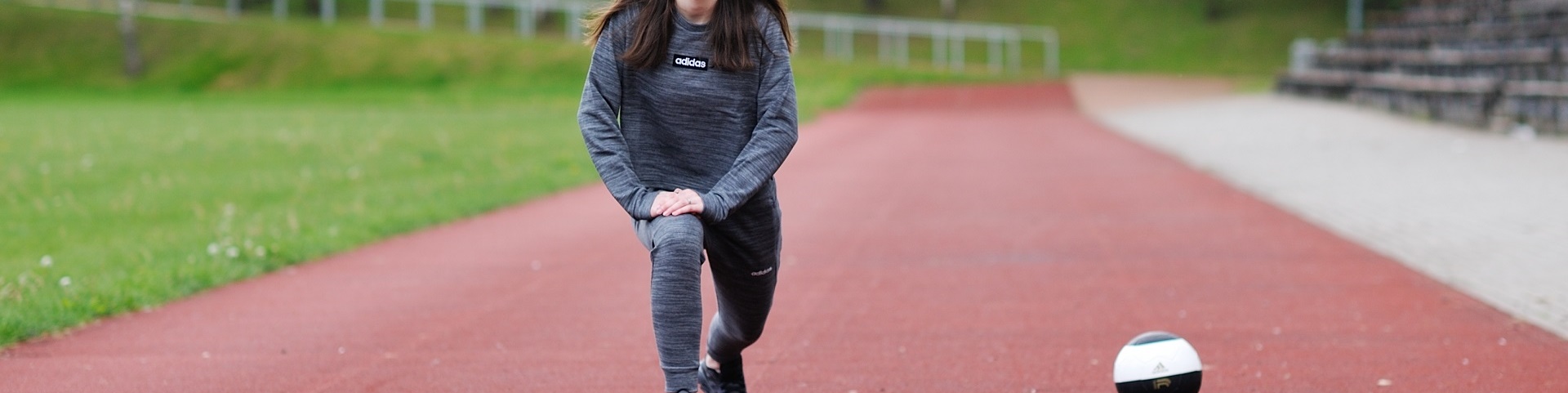 Kokie moteriški sportiniai kostiumai bus madingi 2026 metais?